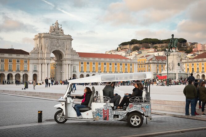 Private Tuktuk Tour with Portuguese Tapas and Wine - Miradouro da Senhora do Monte: the 180-degree payoff