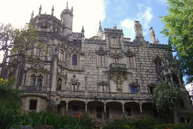 Quinta da Regaleira and Visit to Sintra Private Half Day Tour - Quinta da Regaleira: Palace, Gardens, and the Inverted-Well Moment