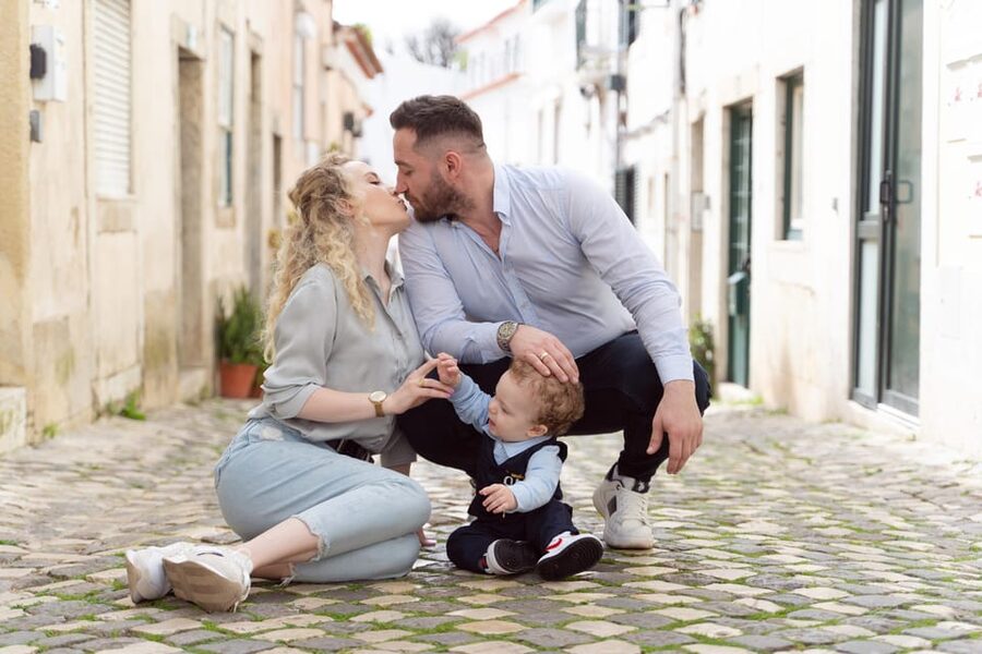 Romantic Photoshoot Experience for Couples in Lisbon - Alfama Is Built For Romantic Photos
