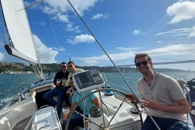 Romantic Private Sailboat in Lisbon for couples - Getting To the Boat at Doca de Alcântara Norte (Gate 3)