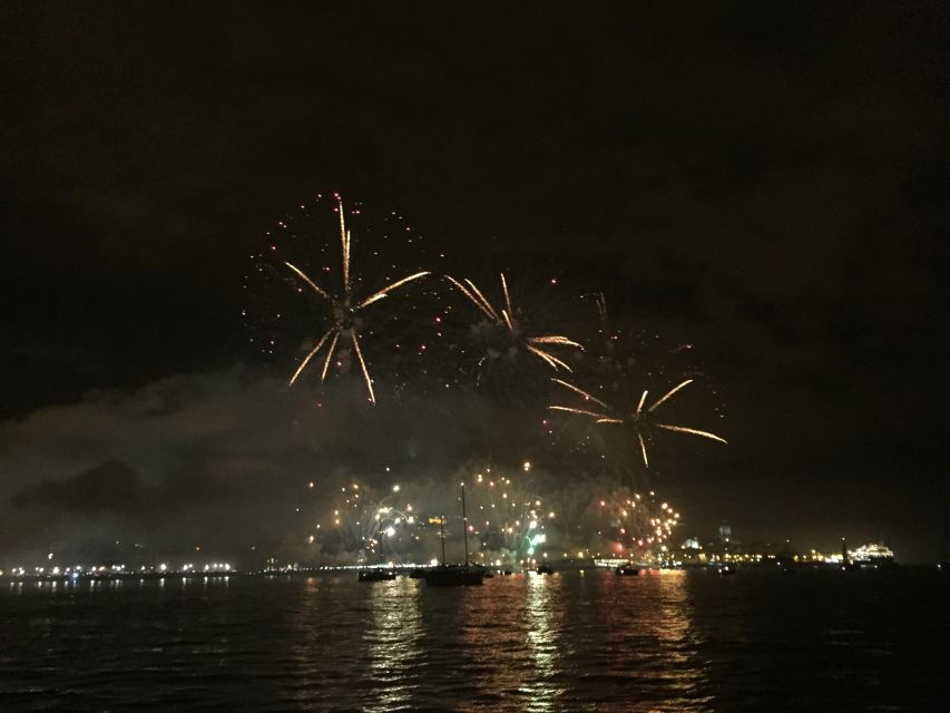 Sail into 2026: Lisbon Fireworks from the River - On board: food that feels like a real meal, not snacks