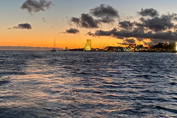 Sailing tour to the sunset in Lisbon - Why This Lisbon Sunset Sail Works: Tagus Views, Small Group Pace