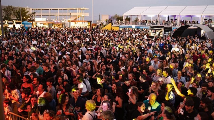Saints on the Tagus: Traditional Festival with Taste & Music - Live music and DJs: included, so you’re not paying twice