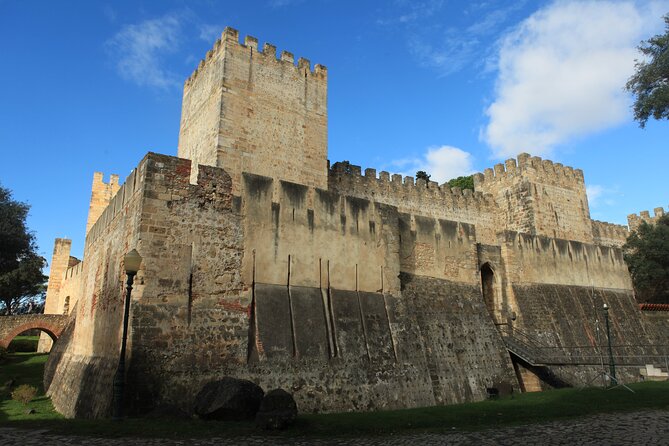 Sao Jorge Castle Guided Tour in Lisbon - Moorish and medieval layers: why the story matters here