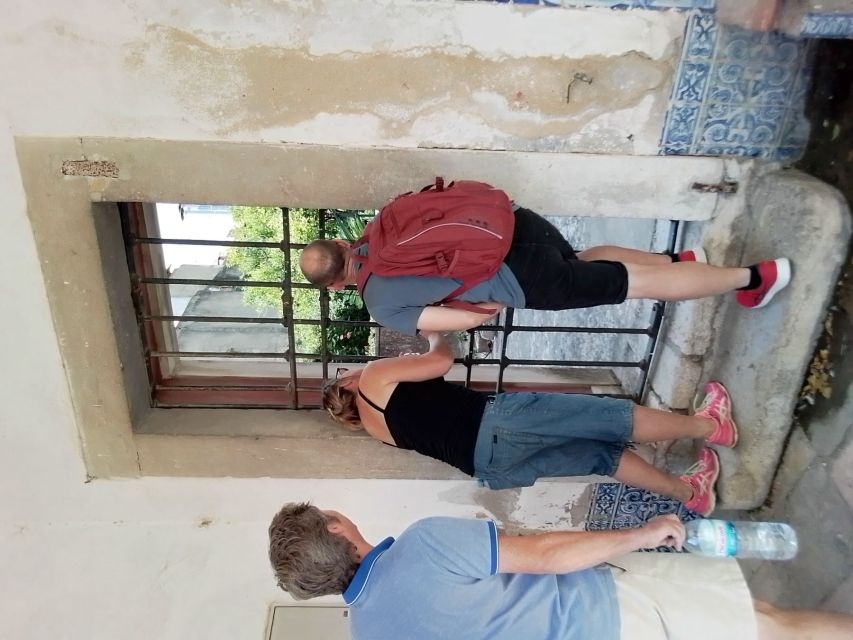 Secret Lisbon Walking Tour - Largo dos Domingos I, 1506, and the burned-out Dominican Church
