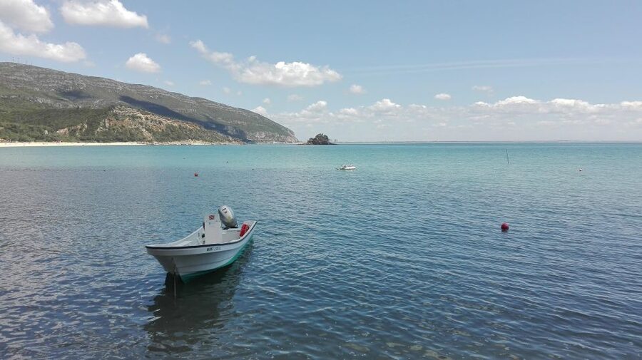Sesimbra e Arrábida Natural Park: 1 Day Tour & Wine Tasting - Sesimbra’s fishing village and the Medieval Moorish Castle