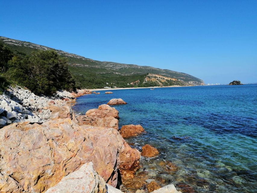 Sesimbra e Arrábida Natural Park: 1 Day Tour & Wine Tasting - How the 9-hour small-group day stays comfortable