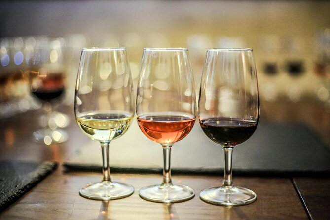 Setúbal Wine Tour with Visit and Tasting at 2 Wineries - From Lisbon pickup to the first cellar: how the day typically moves
