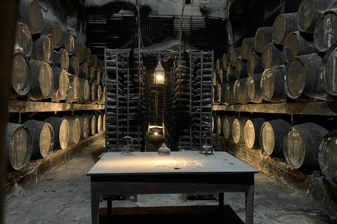 Setúbal Wine Tour with Visit and Tasting at 2 Wineries - Stop 1: José Maria da Fonseca and the feel of Portuguese continuity