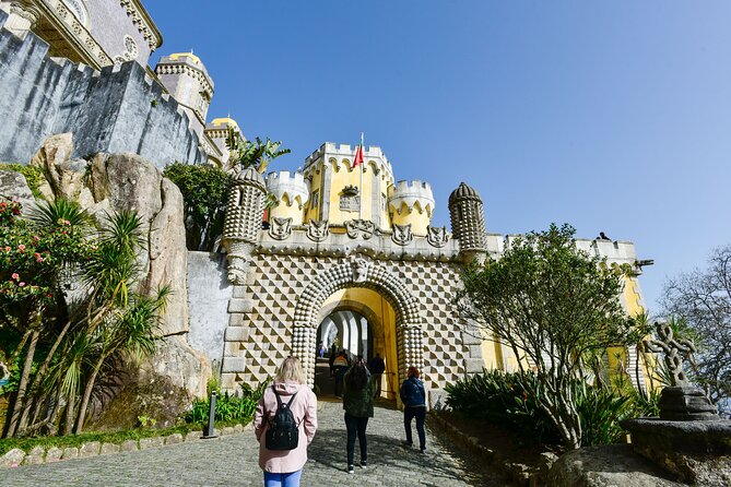 Sintra and Cascais Full-Day Private Tour from Lisbon - Lunch and Portuguese Food Stops: You Choose, and You Don’t Get Stuck