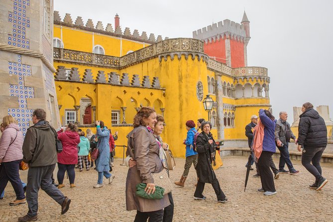 Sintra and Cascais Small-Group Day Trip from Lisbon - Sintra Old Town Free Time: Pastries, Streets, and Optional Palaces
