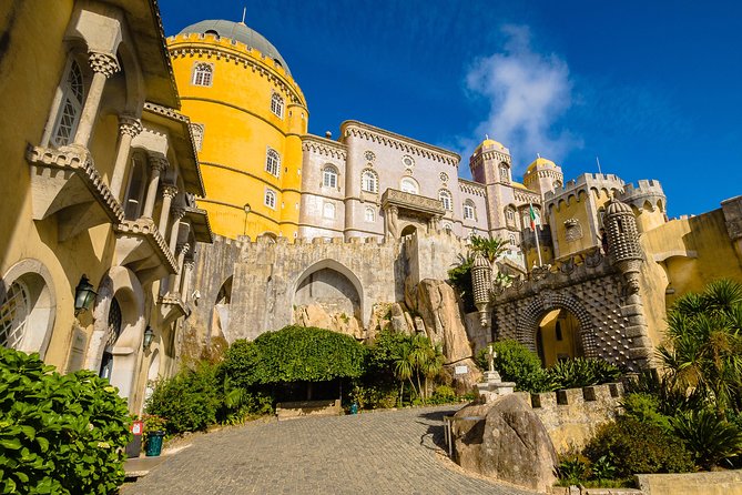 Sintra and Cascais Small Group Tour with Hotel Pick up & Ticket - Why This Sintra-and-Cascais Day Trip Makes Sense
