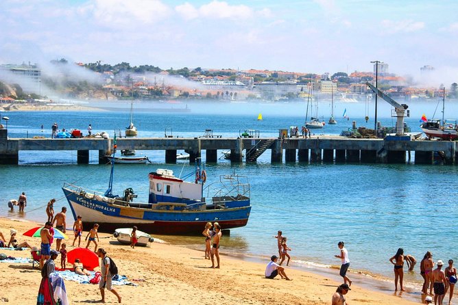 Sintra, Cabo da Roca and Cascais Private Tour - Half Day - Stop 1: Centro Histórico de Sintra and the 45-minute Sintra village hit
