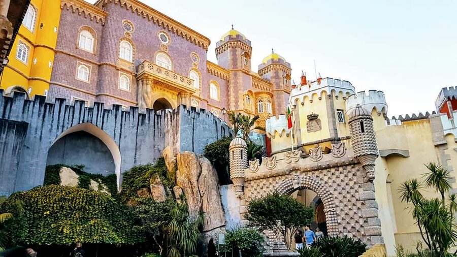 Sintra & Cascais: Day Trip with Pena Palace Tickets - From Lisbon to Sintra: why this 8-hour structure works