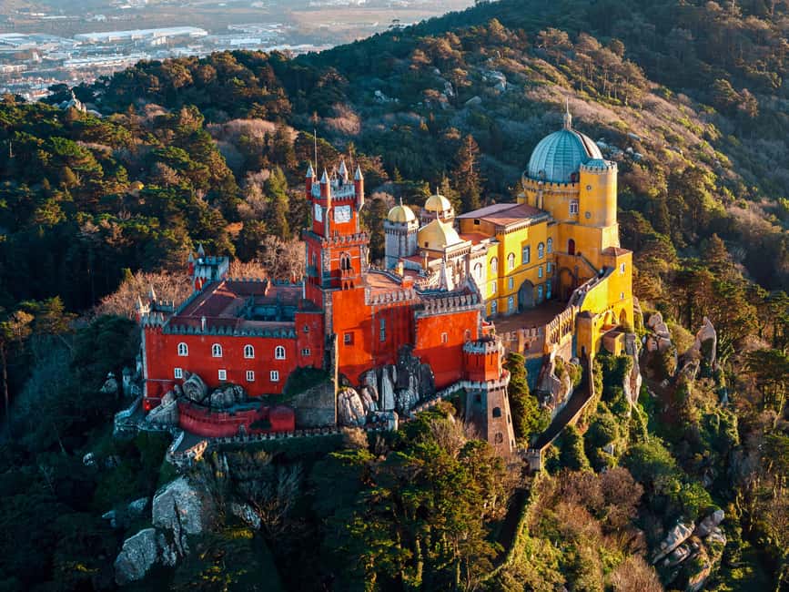 Sintra & Cascais: Day Trip with Pena Palace Tickets - Sintra’s 2-hour free time: use it for the Travesseiro moment