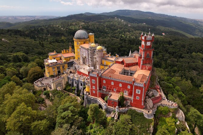 Sintra-Cascais-Pena Palace 8-People Small Group Tour from Lisbon - A small-group day run smoothly (8 people, AC, and a real driver)