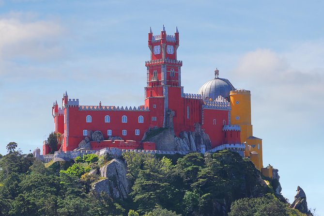 Sintra-Cascais-Pena Palace 8-People Small Group Tour from Lisbon - Lisbon to Sintra: the early start and the first payoff