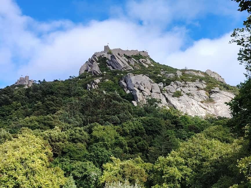 Sintra-Cascais: Private Tour with an Authentic Local Expert - Lunch in Sintra: Fueling the Hills Without Losing the Day