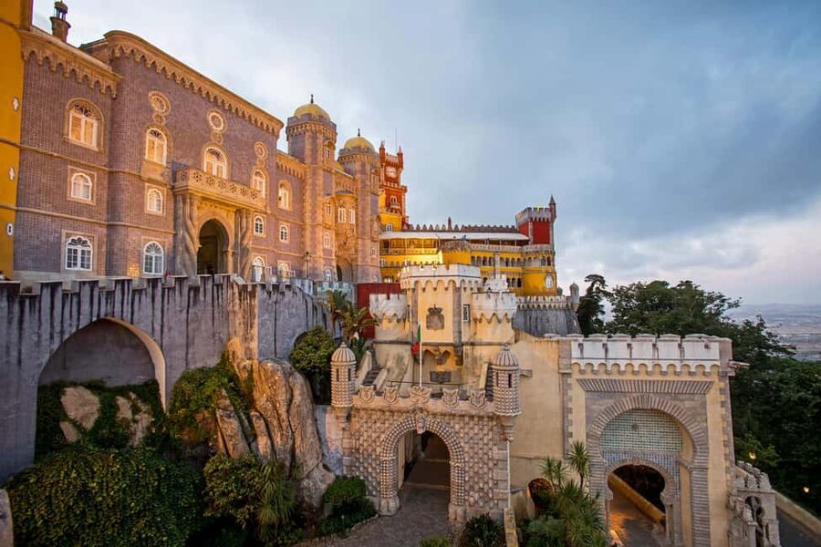 Sintra-Cascais: Private Tour with an Authentic Local Expert - Cascais Finish: A Guided Taste, Then Free Time