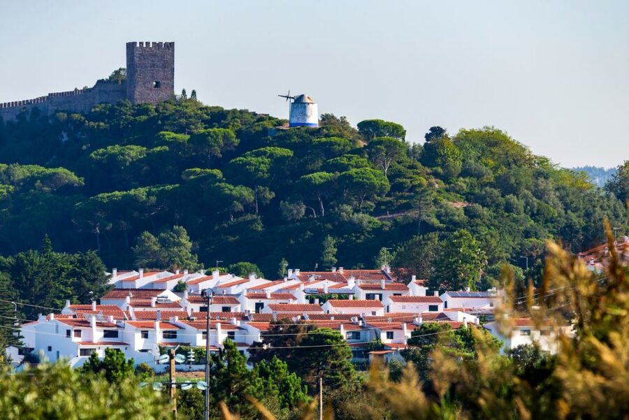 Sintra: Castle of the Moors E-Ticket and Audio Guide - The Tomb and the Medieval Christian Necropolis: a different kind of stop