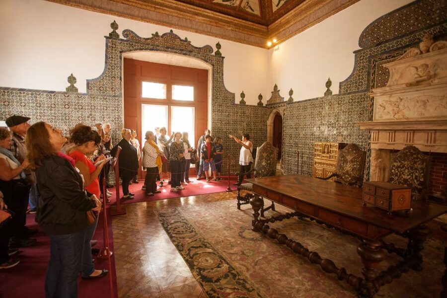 Sintra: Half-Day Tour with Royal Palace Ticket - Cascais and Estoril: The Portuguese Riviera, With Real-Time Views