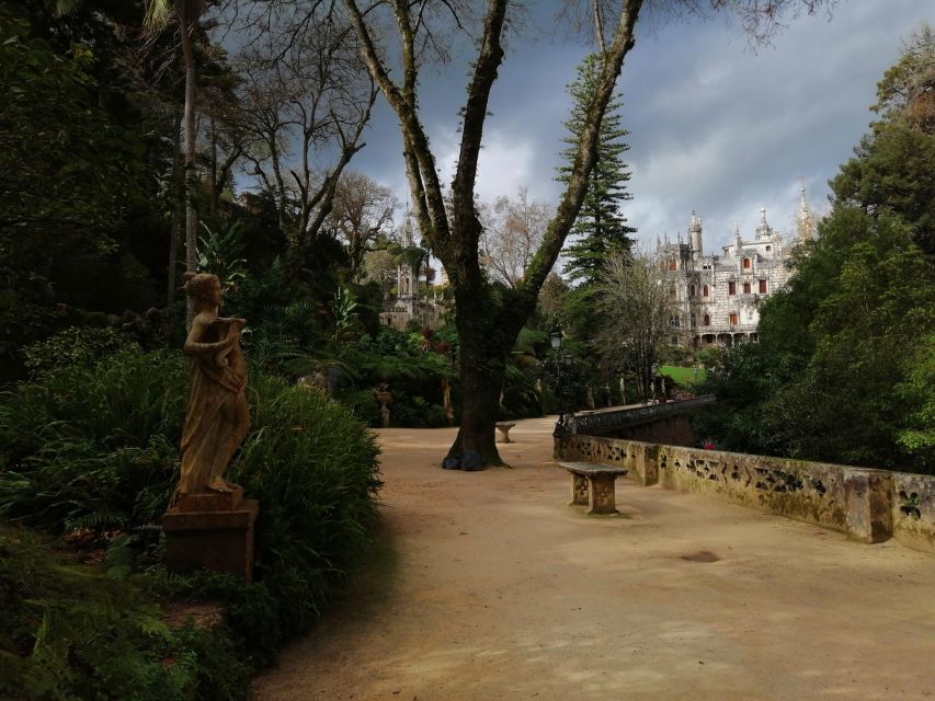 Sintra: Immersive Guided Walking Tour w/ Quinta da Regaleira - Getting Oriented in Sintra: The 20-Minute Walk to the Old Center