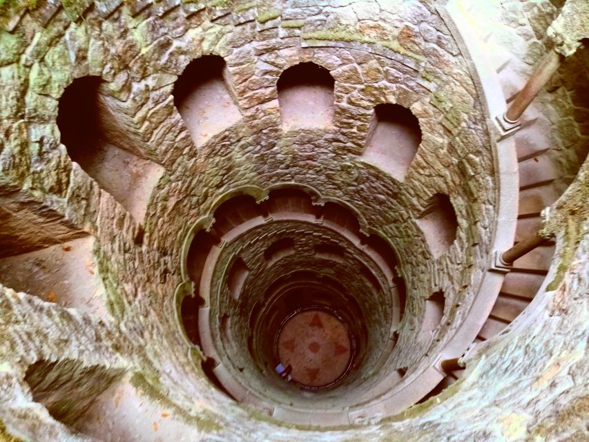Sintra: Immersive Guided Walking Tour w/ Quinta da Regaleira - A 20-Minute Village Break: Useful Time, Not Dead Time