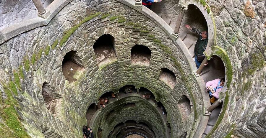 Sintra/Lisbon: Sintra & Quinta da Regaleira Tour with Ticket - Sintra Old Town: the walking tour that keeps you oriented