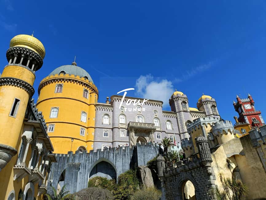 Sintra: Moorish Castle, Pena Palace, Cabo da Roca, & Cascais - Sintra Town Break: Lunch, Shopping, and Catching Your Breath