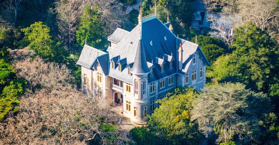 Sintra Off the Beaten Path Tour and Unique Gems - Biester Palace and Park: Polanski’s Filming Trail and Views to Castelo dos Mouros