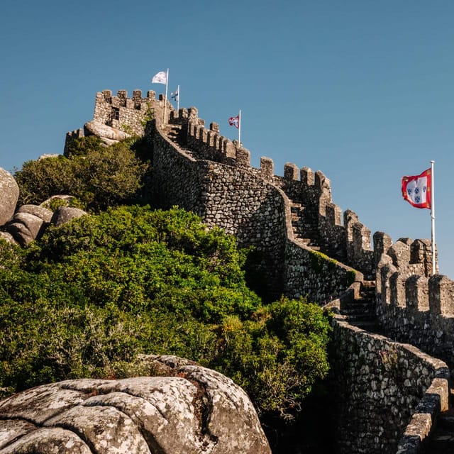 Sintra: Private Sightseeing Tuk Tuk Tour - Fonte da Sabuga to Biester Palace: getting your bearings fast