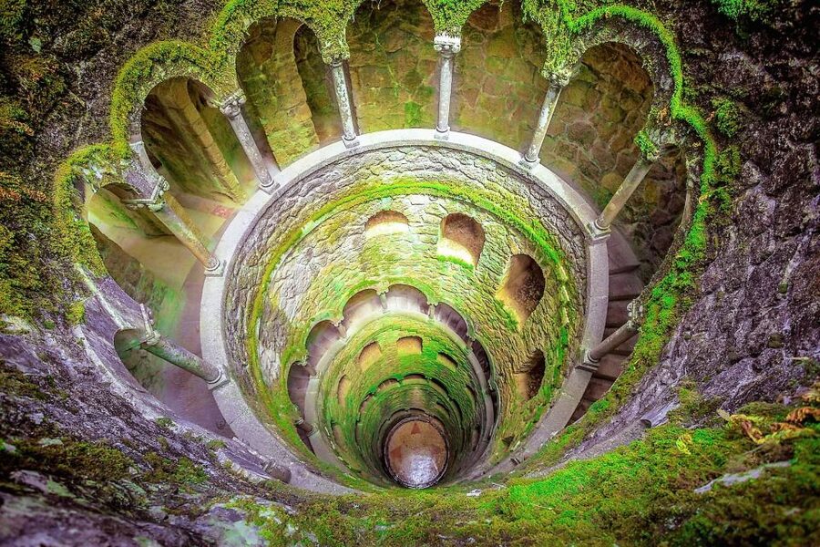 Sintra: Quinta da Regaleira Entry Ticket and Guided Tour - Language, Pacing, and Real-World Group Experience