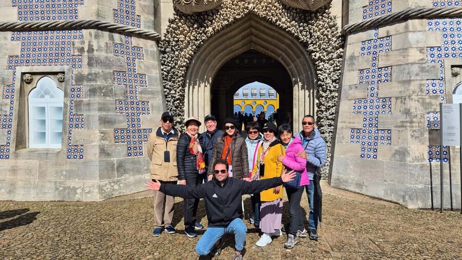 Sintra Small Group: Pena Palace, Moorish Castle & Cascais - Morning pickup and how the logistics keep the day smooth