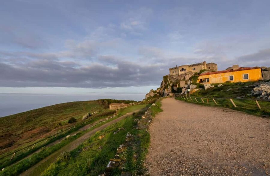 Sintra Small Group: Pena Palace, Moorish Castle & Cascais - Cascais and Estoril: lunch plus backstreet time by the marina