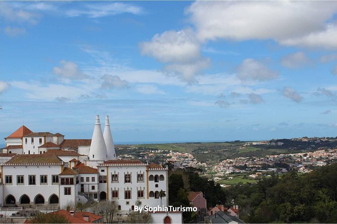 Sintra todo dia Ou Sintra & Cascais - Convento dos Capuchos or Castelo dos Mouros: Monks in Rocks or a 360° Fortress