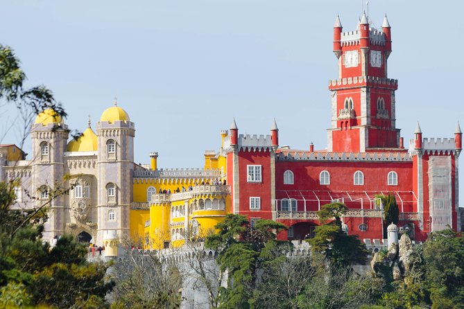 Sintra Tour: Luxury Van, Lisbon Pick-up & Drop-off - What You Really Get: Air-Conditioned Van, Travesseiro Breakfast, and Water