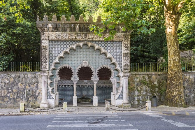 Sintra Tour with Pena Palace and Monserrate Palace- Private Tour - Centro Histórico de Sintra and lunch time: small window, big rewards