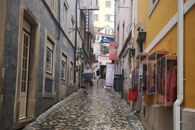 Sintra Tour with Pena Palace, Moorish Castle and Regaleira - Private - Stop 3: Historic Sintra walking route and a realistic lunch plan