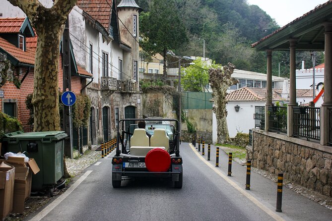 Sintra Tuk Tuk (Electric) 4-5 hours tour - Stop 1: Sintra National Palace and spring water at the old fountain