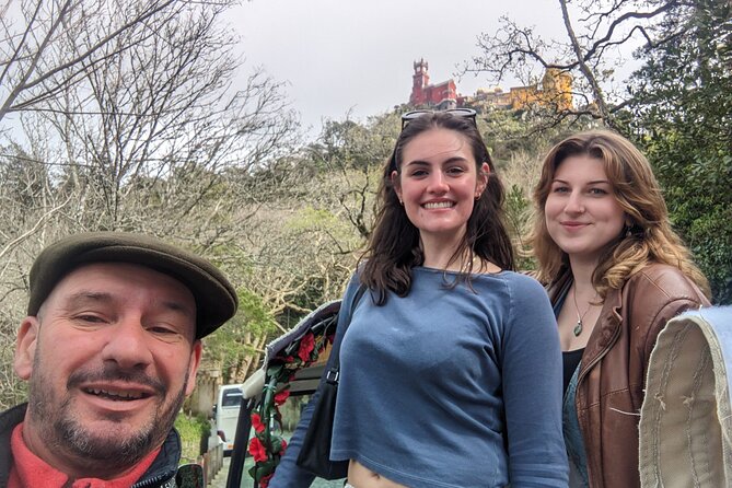 Sintra Tuk Tuk Experience: Mountain, Monuments and Dream Beaches - Stop 5: Azenhas do Mar, coastal views, and a relaxed mid-tour break