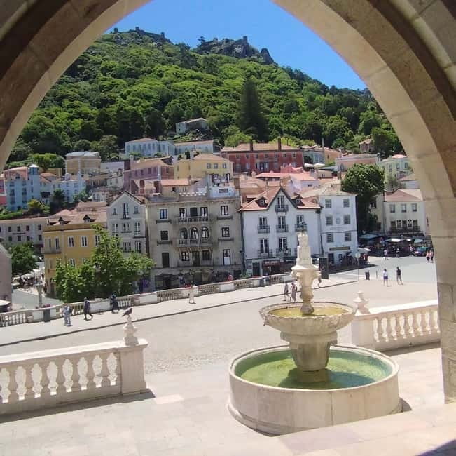Sintra Unique Tour - Two Palaces and Azenhas do Mar - Getting to Sintra early: the real secret sauce