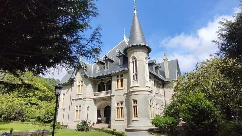 Sintra Unique Tour - Two Palaces and Azenhas do Mar - Biester Palace and Park: quieter Romanticism with guided context