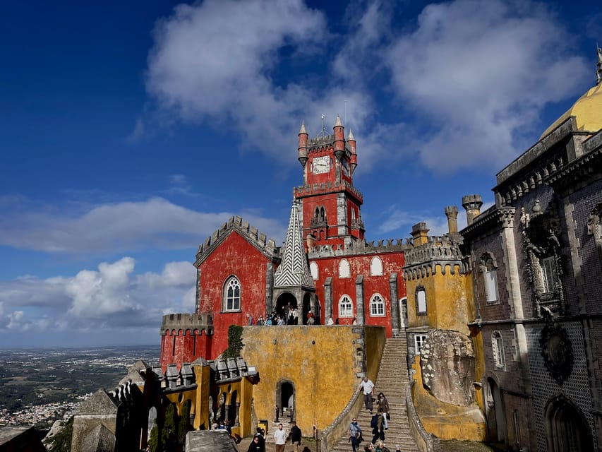 Sintra with a guide: Pena, Regaleira, Roca and Cascais - Historic Sintra (old town): the outside views that set the tone