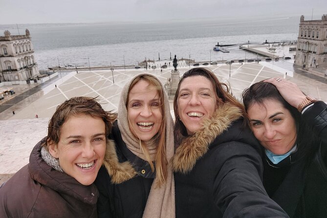 Small group Lisbon Walking Tour - Stop 5: Largo do Carmo and the Story Behind the Carnations