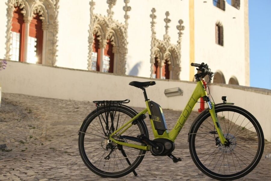 South Lisbon: 3-Hour Christ the King Electric Bike Tour - Almada’s narrow streets and the Medieval Museum of Almada
