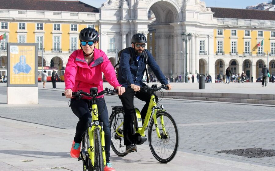 South Lisbon: 3-Hour Christ the King Electric Bike Tour - Casa da Cerca coffee break: a calmer pause in the gardens