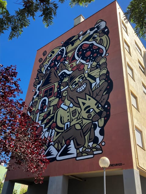 Street Art Lisbon: Tuk Tuk Tour - Small comfort and rules that can affect your day