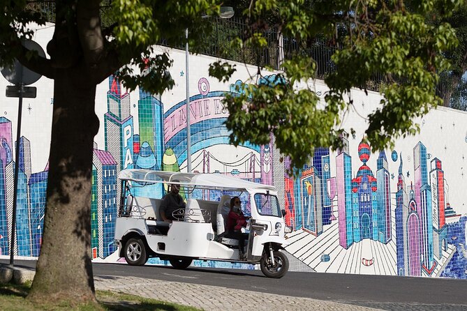 Street Art - Tuk Tuk Tour - Guide impact: when Diogo and Nelson turn walls into stories
