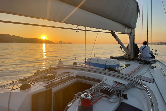 Sunset Boat Tour in Lisbon with Wine - Your 2-Hour Route: From Belém’s Tower Angle To Christ Rei Close-Ups