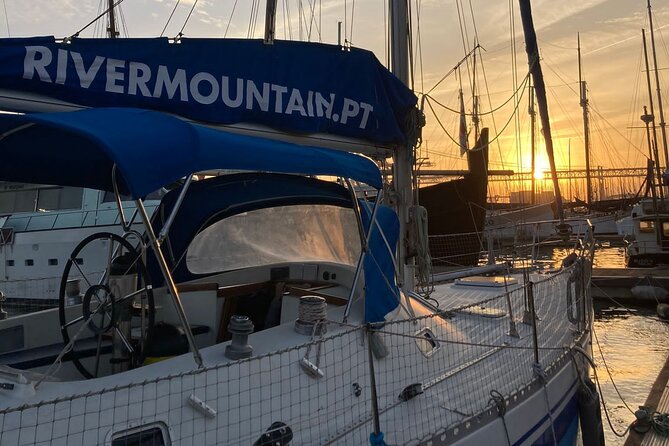 Sunset Sailboat Tejo River Tour 2h - Weather and temperature: what to pack for Lisbon sunsets